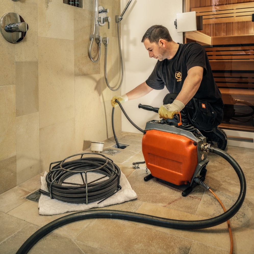 Rohrmax Mitarbeiter Notdienst